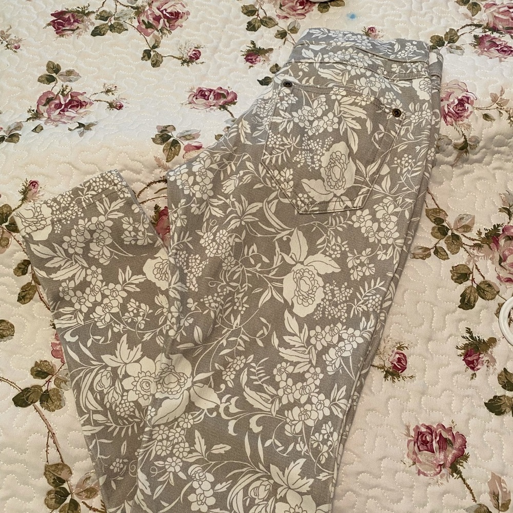 Junior Jeggins all over print no tags worn twice